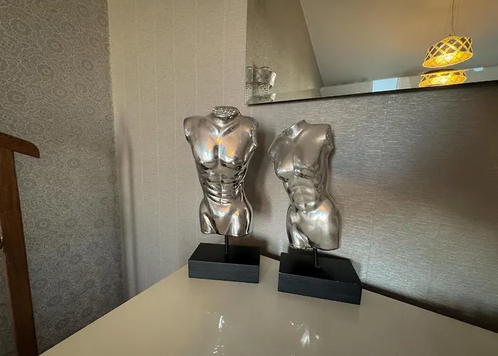 Tranquility In With Pool * 地拉那