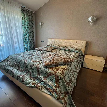 Tranquility Villa With Pool Private Garden & Bbq By Pikhost