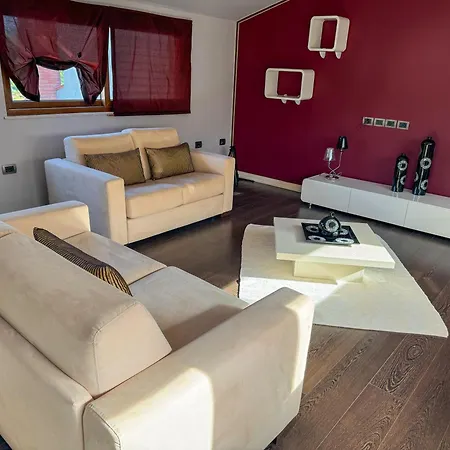 Tranquility In With Pool Tirana