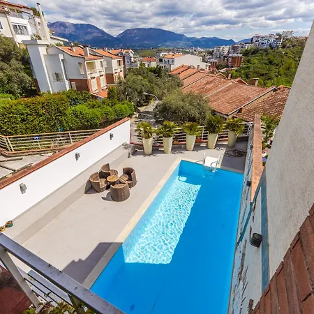 别墅 Tranquility With Pool Private Garden & Bbq By Pikhost *